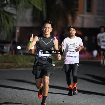 Runner Photo 7803249