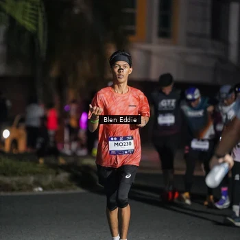 Runner Photo 7803304