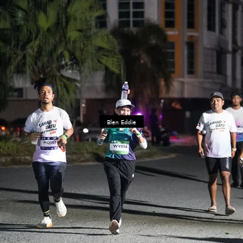 Runner Photo 7803468