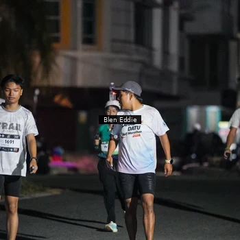 Runner Photo 7803476