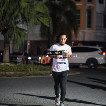 Runner Photo 7803502