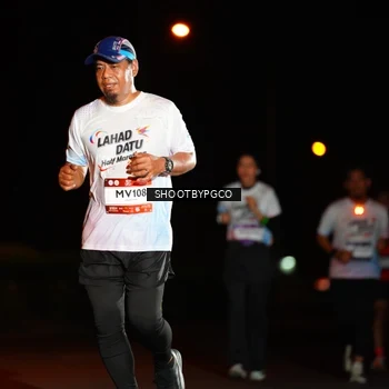 Runner Photo 7803641