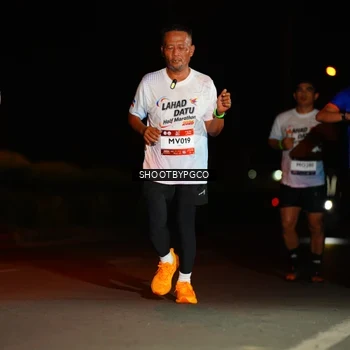 Runner Photo 7803833