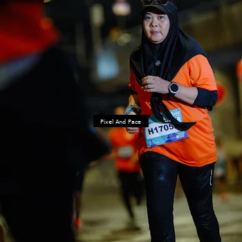 Runner Photo 7804072