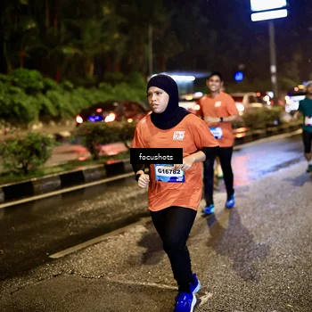 Runner Photo 7806090