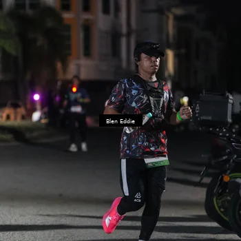 Runner Photo 7807043