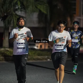 Runner Photo 7807119