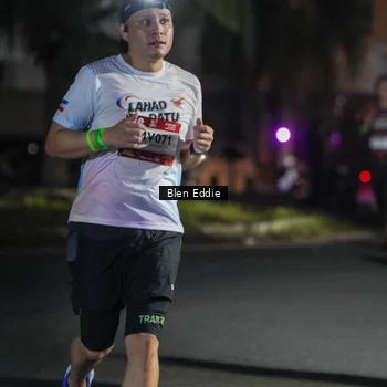 Runner Photo 7807696