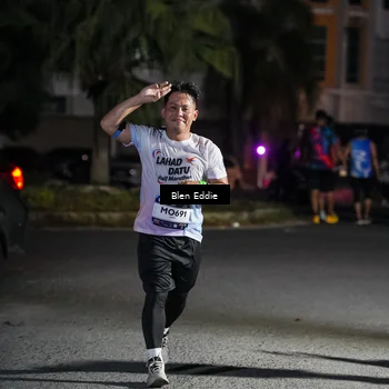 Runner Photo 7808005