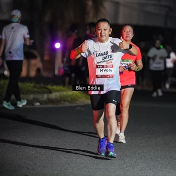 Runner Photo 7808028