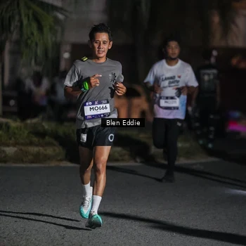 Runner Photo 7808440