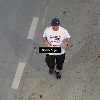 Runner Photo 7810002