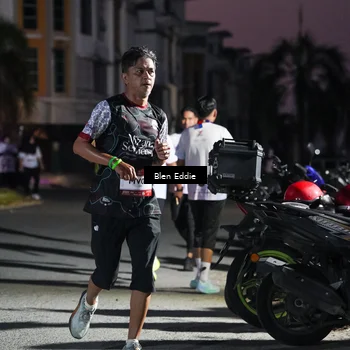 Runner Photo 7810007