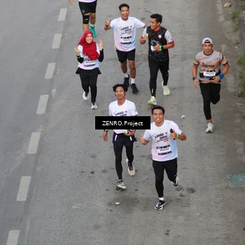 Runner Photo 7810026