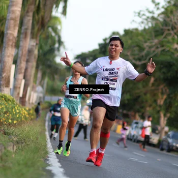 Runner Photo 7810038