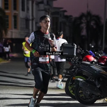 Runner Photo 7810041