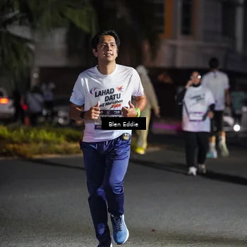 Runner Photo 7810111