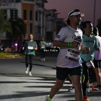 Runner Photo 7810273