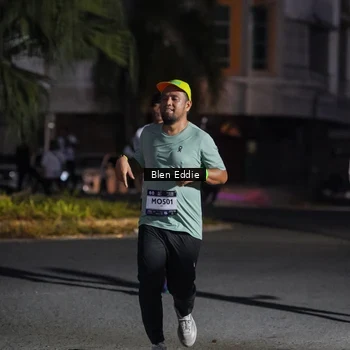 Runner Photo 7810304