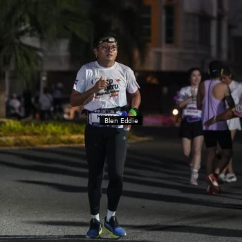Runner Photo 7810355