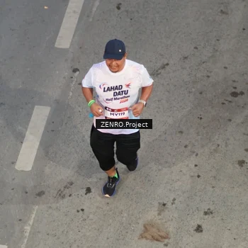Runner Photo 7810676