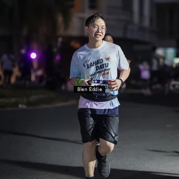Runner Photo 7810751