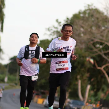 Runner Photo 7811037