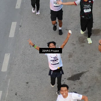 Runner Photo 7811056
