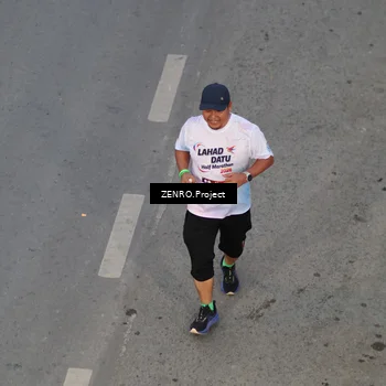 Runner Photo 7811062