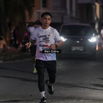Runner Photo 7811115