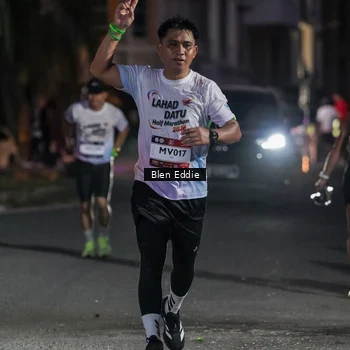Runner Photo 7811118