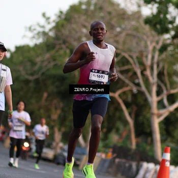 Runner Photo 7811652