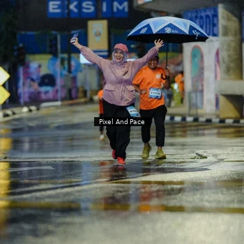 Runner Photo 7813052