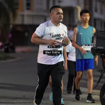 Runner Photo 7814111