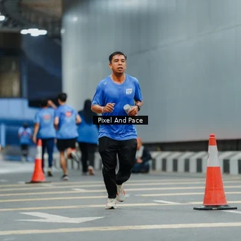 Runner Photo 7814692
