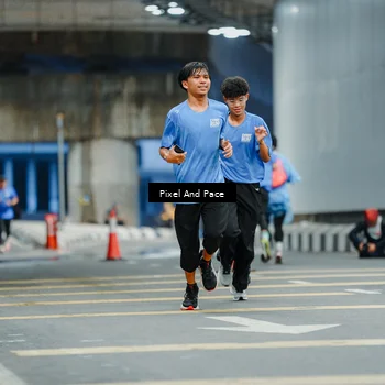 Runner Photo 7815150