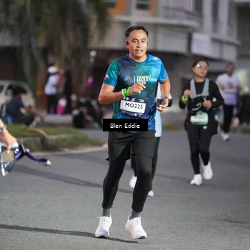 Runner Photo 7815157