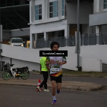 Runner Photo 7816409