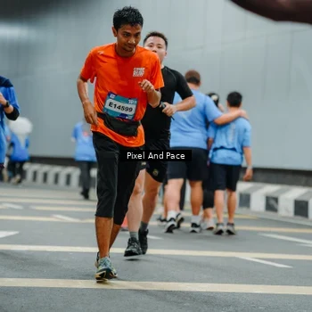 Runner Photo 7817012