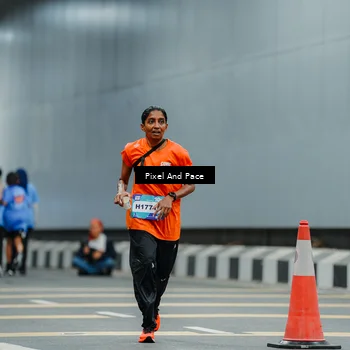 Runner Photo 7817307
