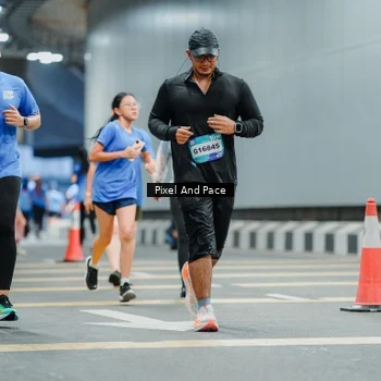 Runner Photo 7817426