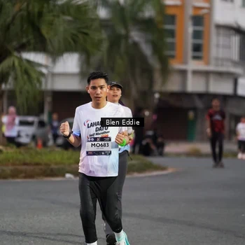 Runner Photo 7817949