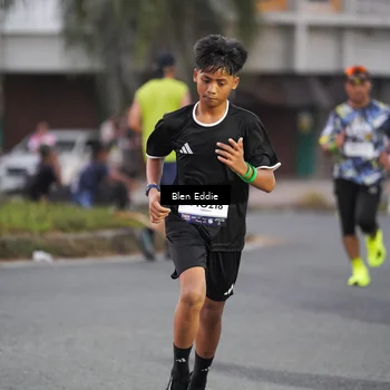 Runner Photo 7818071