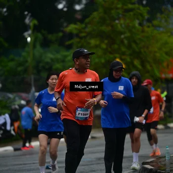 Runner Photo 7818073
