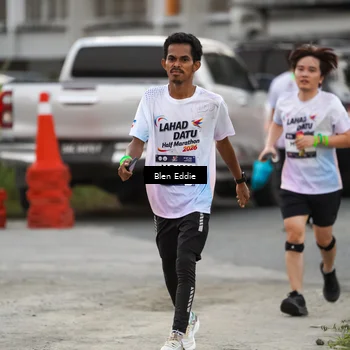 Runner Photo 7819001