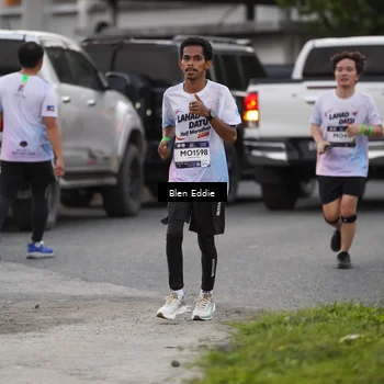Runner Photo 7819004