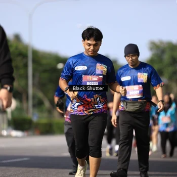 Runner Photo 7820099