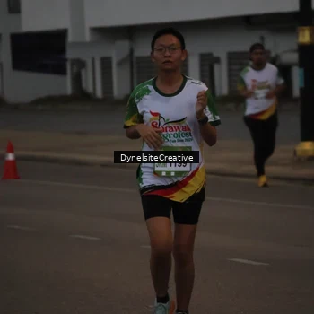 Runner Photo 7824000