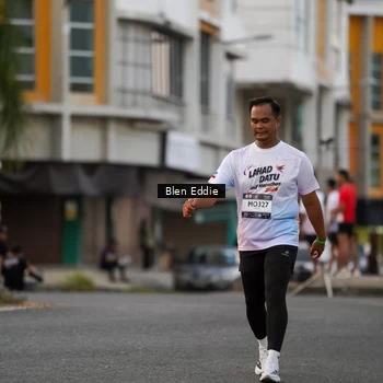 Runner Photo 7824020