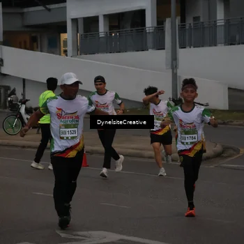 Runner Photo 7824580